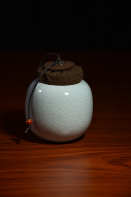 茶葉罐（高7厘米寬6厘米顏色玉青）
