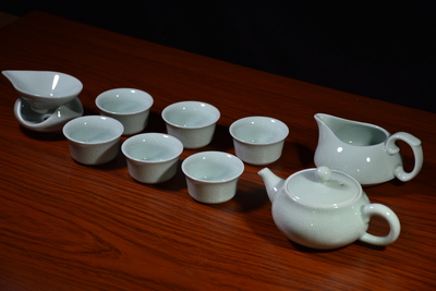 圓圓滿滿茶具套裝：茶壺（高7厘米寬15厘米容量200毫升顏色玉青）茶杯（高3.5厘米寬6.5厘米容量35毫升顏色玉青）