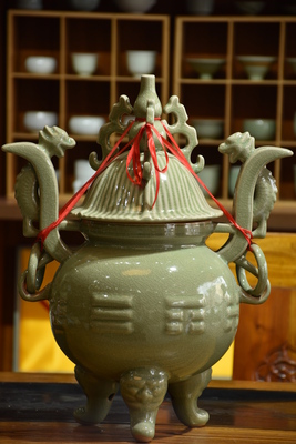 大號八卦鼎（高50厘米寬40厘米顏色豆綠）