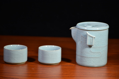 旅行套（茶壺（高10厘米寬9.5厘米顏色天青容量220毫升）茶杯（高4寬6厘米顏色天青容量50毫升）