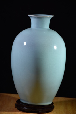 大玉蘭瓶（高37厘米顏色天青）