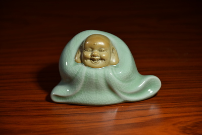 茶寵（高6厘米寬10厘米顏色豆綠）