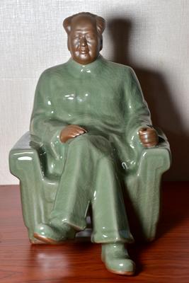 豆綠坐主席像