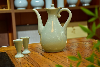 粉青原矿久难忘酒具一壶八杯